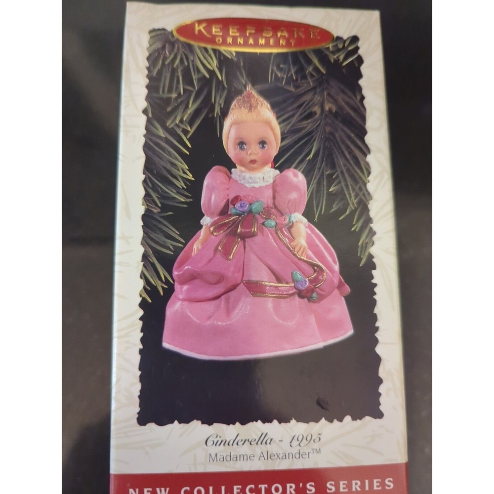 VINTAGE 1996 HALLMARK ORNAMENT Madame Alexander - Cinderella